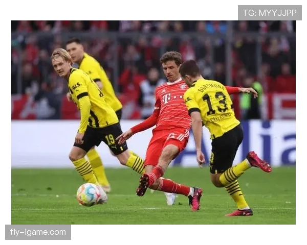 边路压不住,中路又堵死?拜仁进攻体系开始崩了 边路压不住,中路又堵死?拜仁进攻体系开始崩了