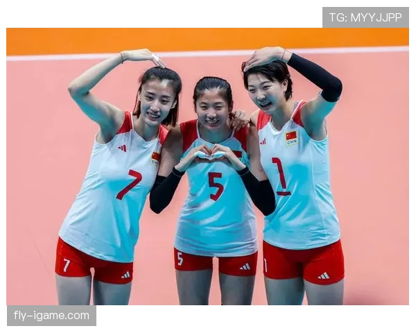 袁心玥的房间比我家客厅还大，谁告诉我她怎么看球的？